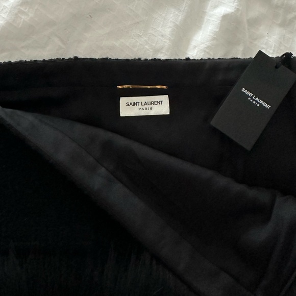 New with tags SAINT LAURENT Mini Skirt in Boucle Tweed with Faux-Fur - Picture 6 of 12